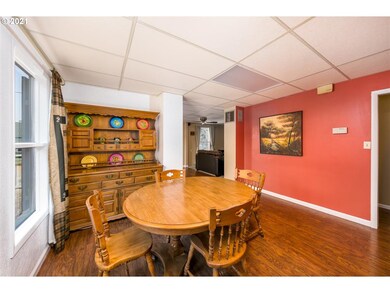 914 E 12th St, the Dalles, OR 97058 - photo 7