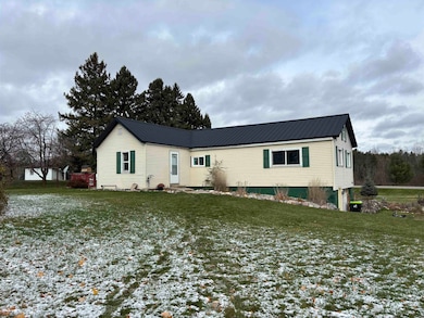 2458 E Surrey Rd, Clare, MI 48617 - photo 4