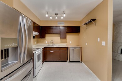 3626 N 37th St unit 15, Phoenix, AZ 85018 - photo 7