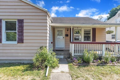 05-1648-Cass-St-WindowStill-Real-Estate-