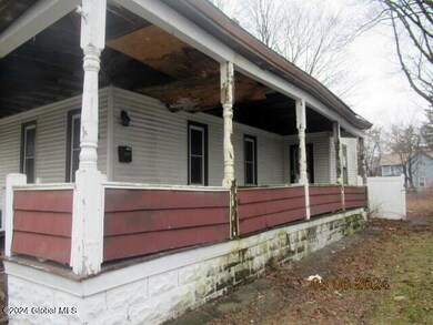 22 Mason St, Glens Falls, NY 12801 - photo 4