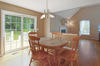 28 Bradford Cir, Hudson, NH 03051 - photo 7