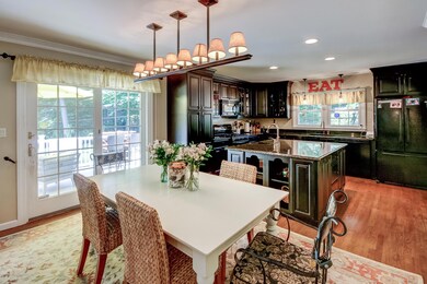 011_Kitchen Dining