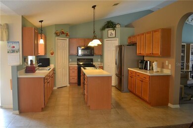 LARGE OPEN KITCHEN WITH 2 SEPERATE DOUBLE STAINLES