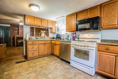 17 Ponderosa Ave, Nashua, NH 03062 - photo 3