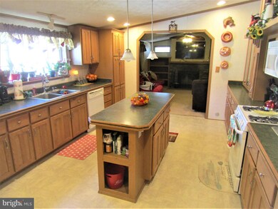 246 Edward Ln, Lothian, MD 20711 - photo 5