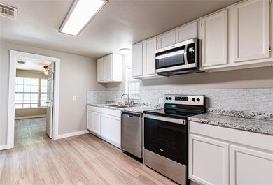 1311 S Clements St, Gainesville, TX 76240 - photo 5