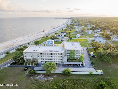 4640 W Beach