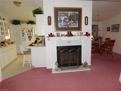 1003 Lee St, Asheboro, NC 27203 - photo 4