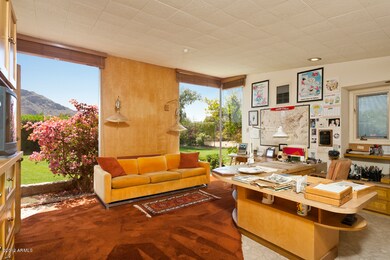 Guest House - Office