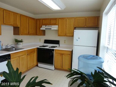 9260 Cardinal Forest Ln unit 101, Lorton, VA 22079 - photo 2
