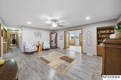 27612 Fontanelle Oaks Cir unit NIC, Nickerson, NE 68044 - photo 4