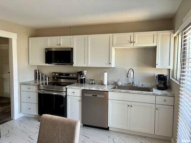 1823 Highland Dr N, Quincy, IL 62301 - photo 2