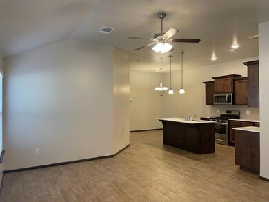 629 Marlin Ct, Chickasha, OK 73018 - photo 4