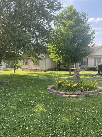 106 Southview Dr, Shelbyville, TN 37160 - photo 2