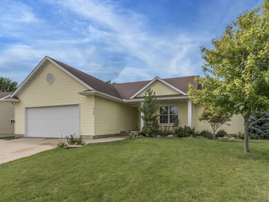 2120 Robert Ct, Marion, IA 52302 - photo 2