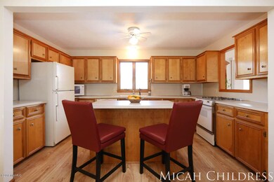 1949 Bluffview Dr SW, Byron Center, MI 49315 - photo 3