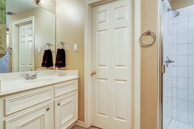 2086 Brentwood Dr, Houston, TX 77019 - photo 4