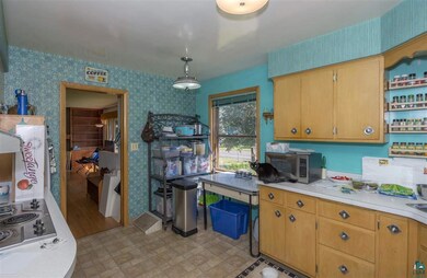 Eat-in area, Microwave (2012), Laminate counter to
