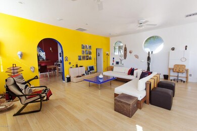 2302 Living Room 3