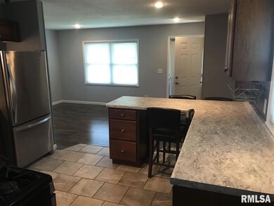 1840 Welshire Dr, Davenport, IA 52806 - photo 3