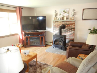 26 Wellman Ave, Nashua, NH 03064 - photo 3