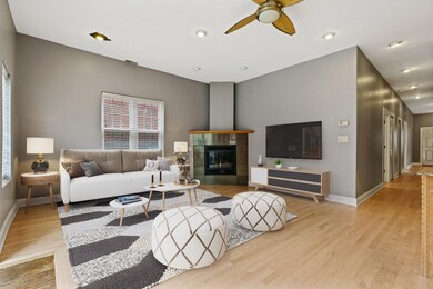 710 N Willard Ct unit 2, Chicago, IL 60642 - photo 6