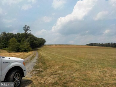 718 Laurel Rd, Hamburg, PA 19526 - photo 3