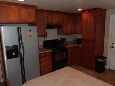 3827 Valley Meadows Dr, White City, OR 97503 - photo 4