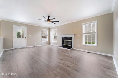 203 Richmond Dr, Jacksonville, NC 28540 - photo 2