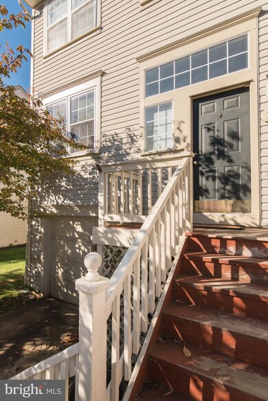 107 Frazer Dr, Purcellville, VA 20132 - photo 2