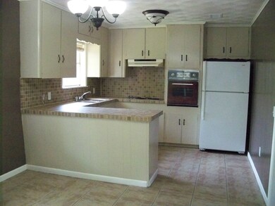 804 Lock St, Nacogdoches, TX 75964 - photo 3