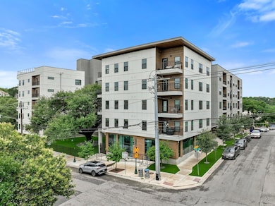 View of apartment building / complex