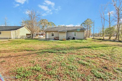 203 Cardinal Rd, Jacksonville, NC 28546 - photo 6