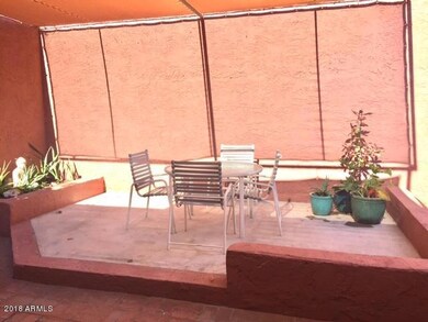 4 patio dinning area