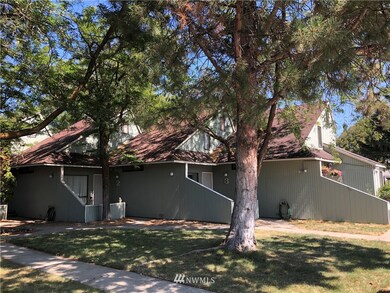 4 PLEX-  Private patio's and yard