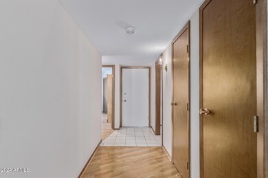 14050 N Palm Ridge Dr W, Sun City, AZ 85351 - photo 5