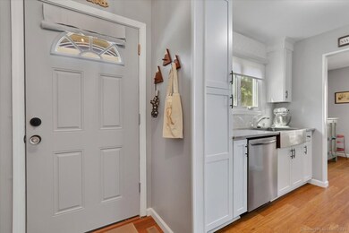 332 Songbird Ln unit 332, Southington, CT 06489 - photo 4