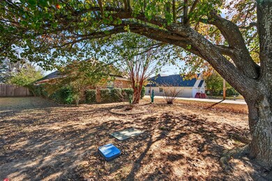 207 Gayle Cir, Bells, TX 75414 - photo 3