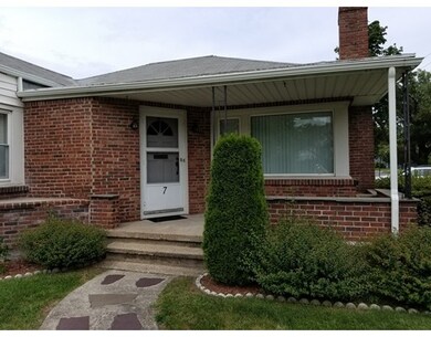 7 Lancaster St, Springfield, MA 01118 - photo 5