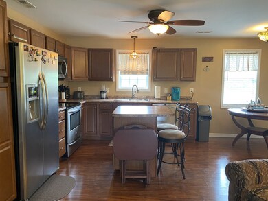 1427 Chapmansboro Rd, Chapmansboro, TN 37035 - photo 3