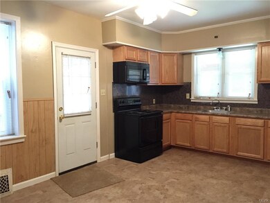 1242 W Gordon St, Allentown, PA 18102 - photo 4