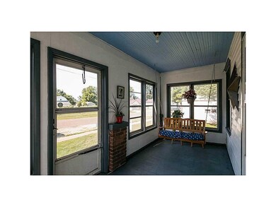 3-Seasons Porch/Room.