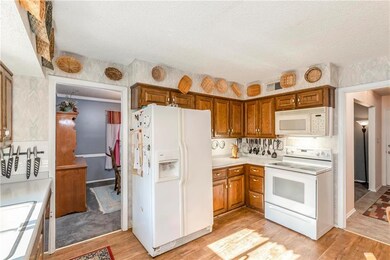 9035 Greenway Ln, Lenexa, KS 66215 - photo 6