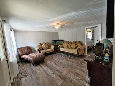 416 Amarillo Ct, Carpentersville, IL 60110 - photo 3