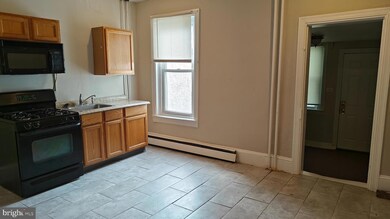 242 Minor St, Norristown, PA 19401 - photo 3