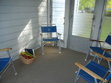 52 Woodstock Dr, Warwick, RI 02889 - photo 4