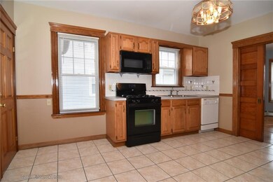101 Suffolk Ave, Pawtucket, RI 02861 - photo 7