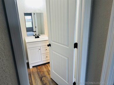 701 SW 11th St, Muldrow, OK 74948 - photo 7