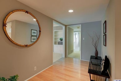 950 S Orange Grove Blvd unit B, Pasadena, CA 91105 - photo 6